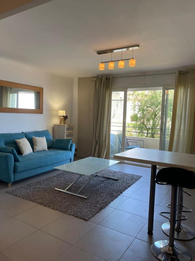 Fully Equipped Beachfront In The Heart Of The Center * Antibes